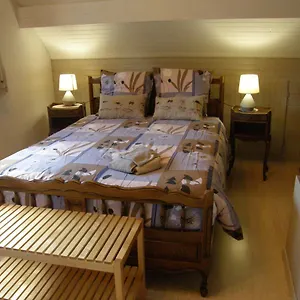 lombre-des-2-figuiers.hotels-rhonealpes.com/