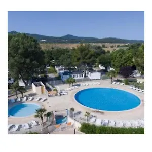 Le Domaine Des Iscles Camping
